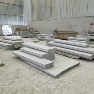 十堰 整石台阶（大面火烧+侧面自然面），出货前厂内拼装