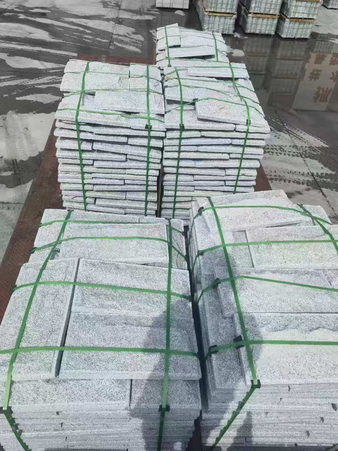 十堰 芝麻白蘑菇石装车出货