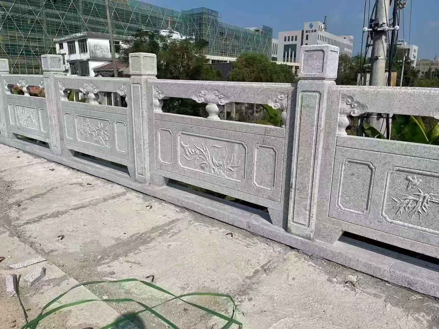 十堰 芝麻白栏杆