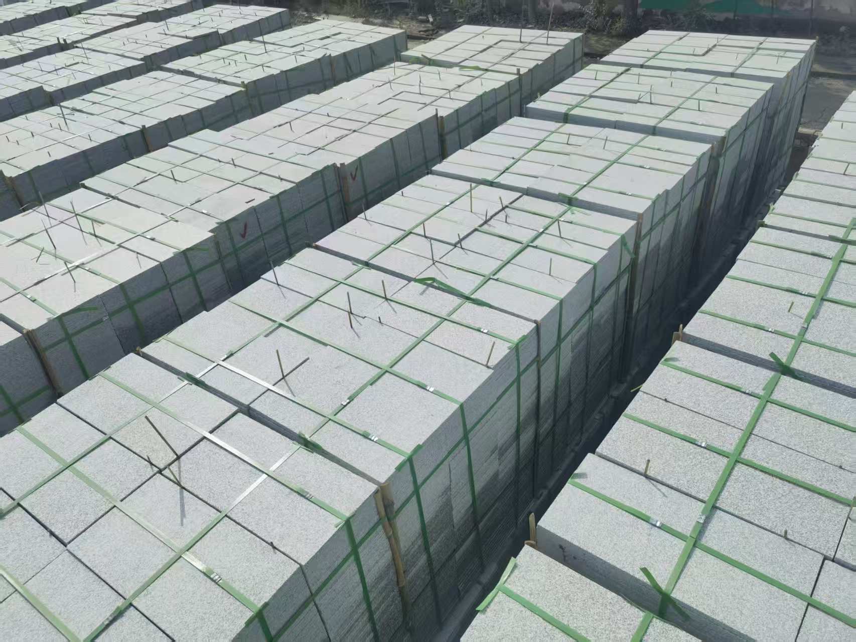 十堰 芝麻白1.8公分火烧300*600地铺，清仓大甩卖