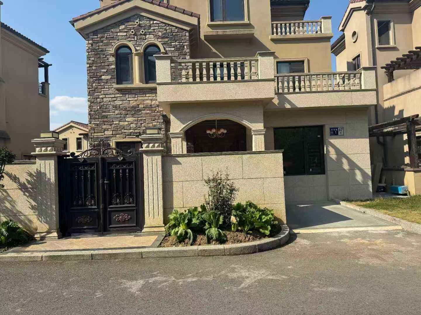 十堰黄金麻别墅干挂效果展示