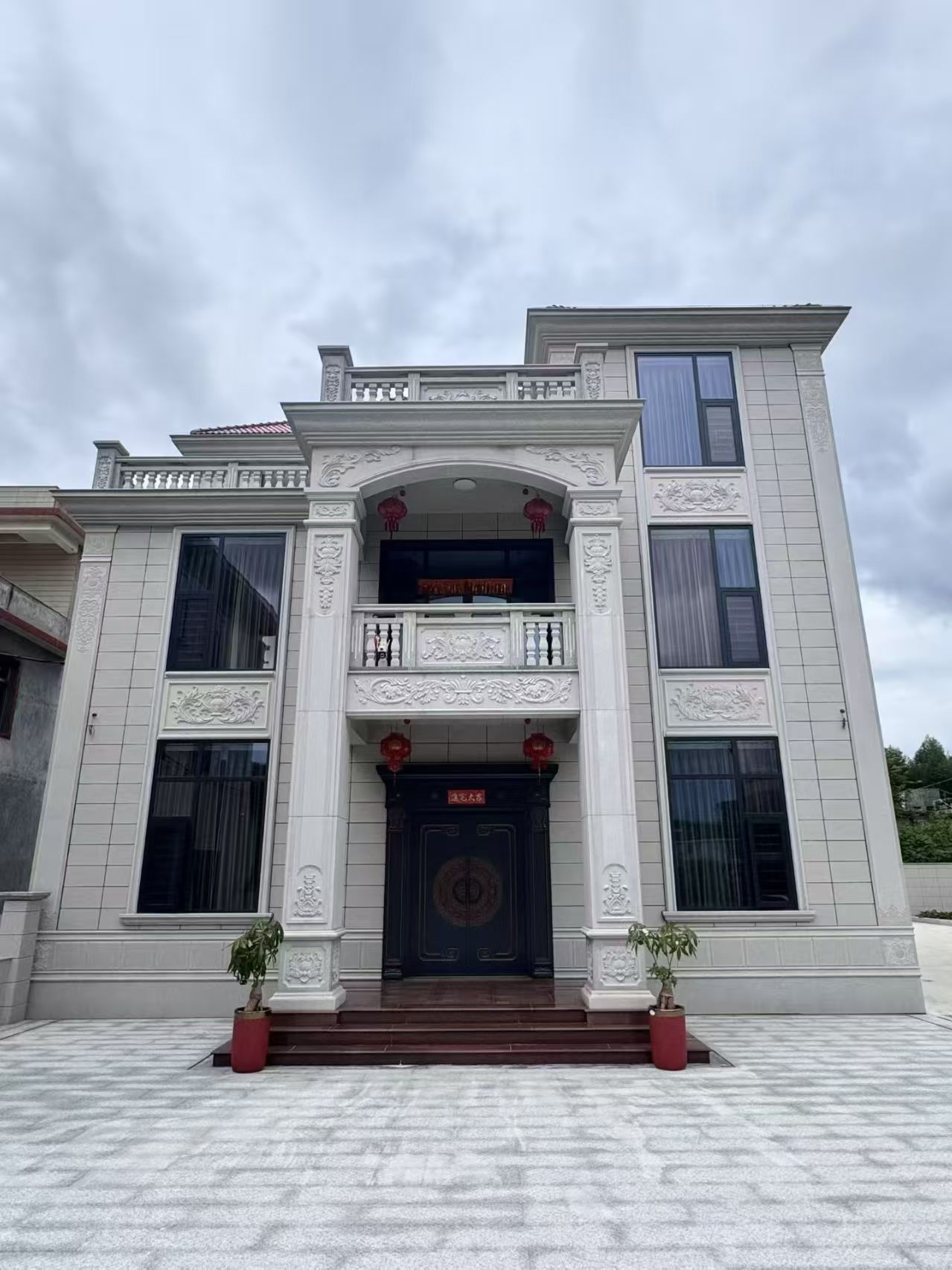 十堰 芝麻白石材别墅干挂案例展示