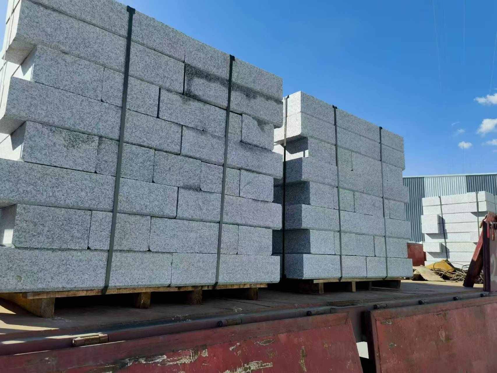 十堰 路沿石装车出货