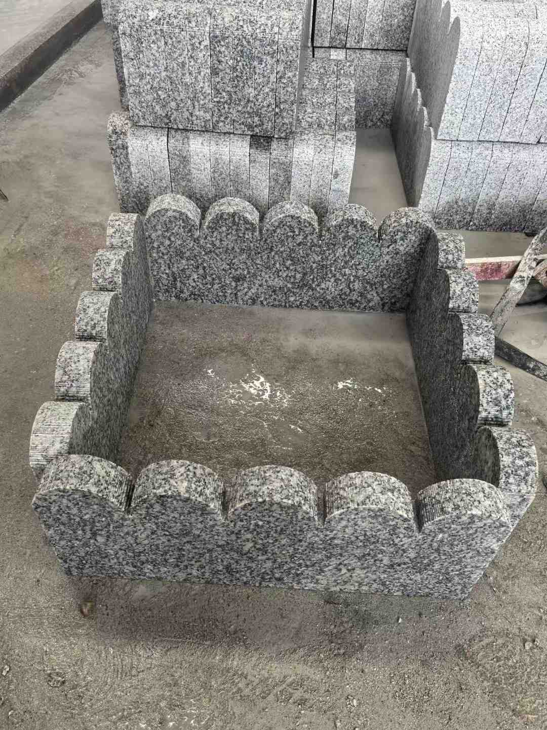 十堰 花边石、花坛围栏石、花池界石、菜园栅栏石、镶边石、波浪状界石介绍