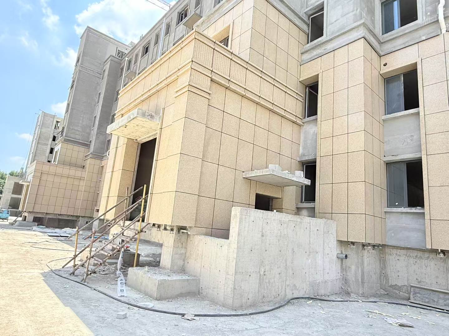 十堰 黄金麻干挂，工地实拍