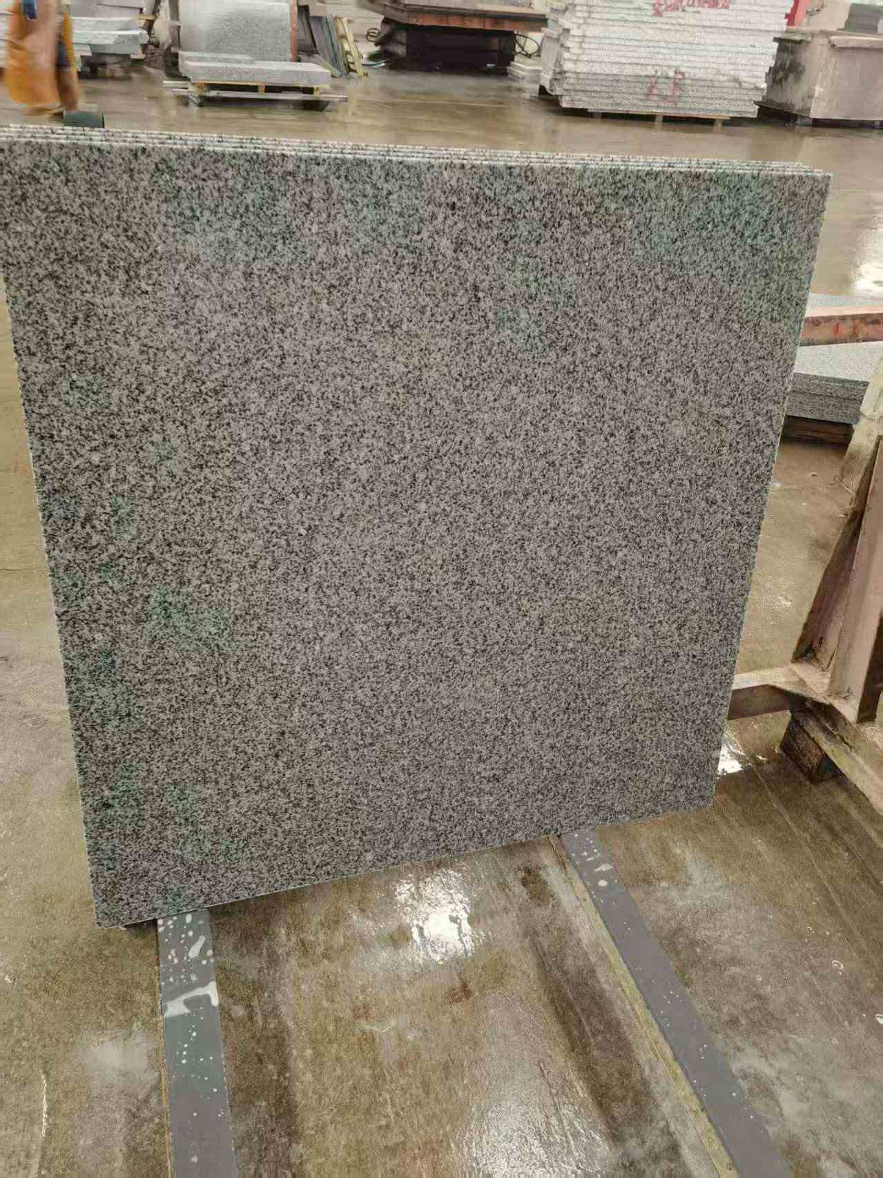 十堰 芝麻白光面900*900，高地铁标准